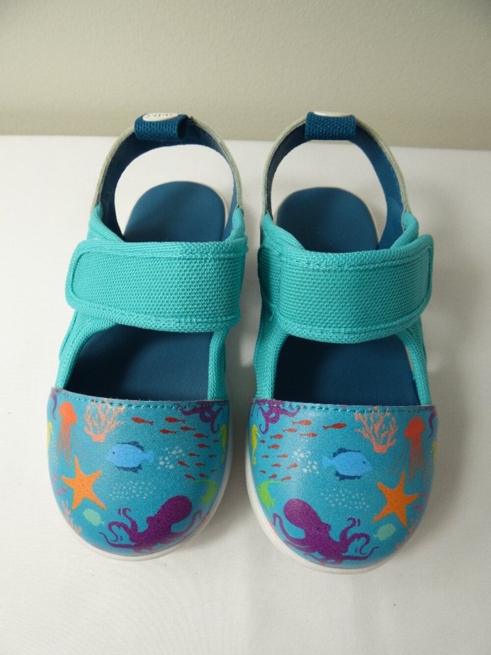 ikiki Fish Squeaky Sandals, Size 10